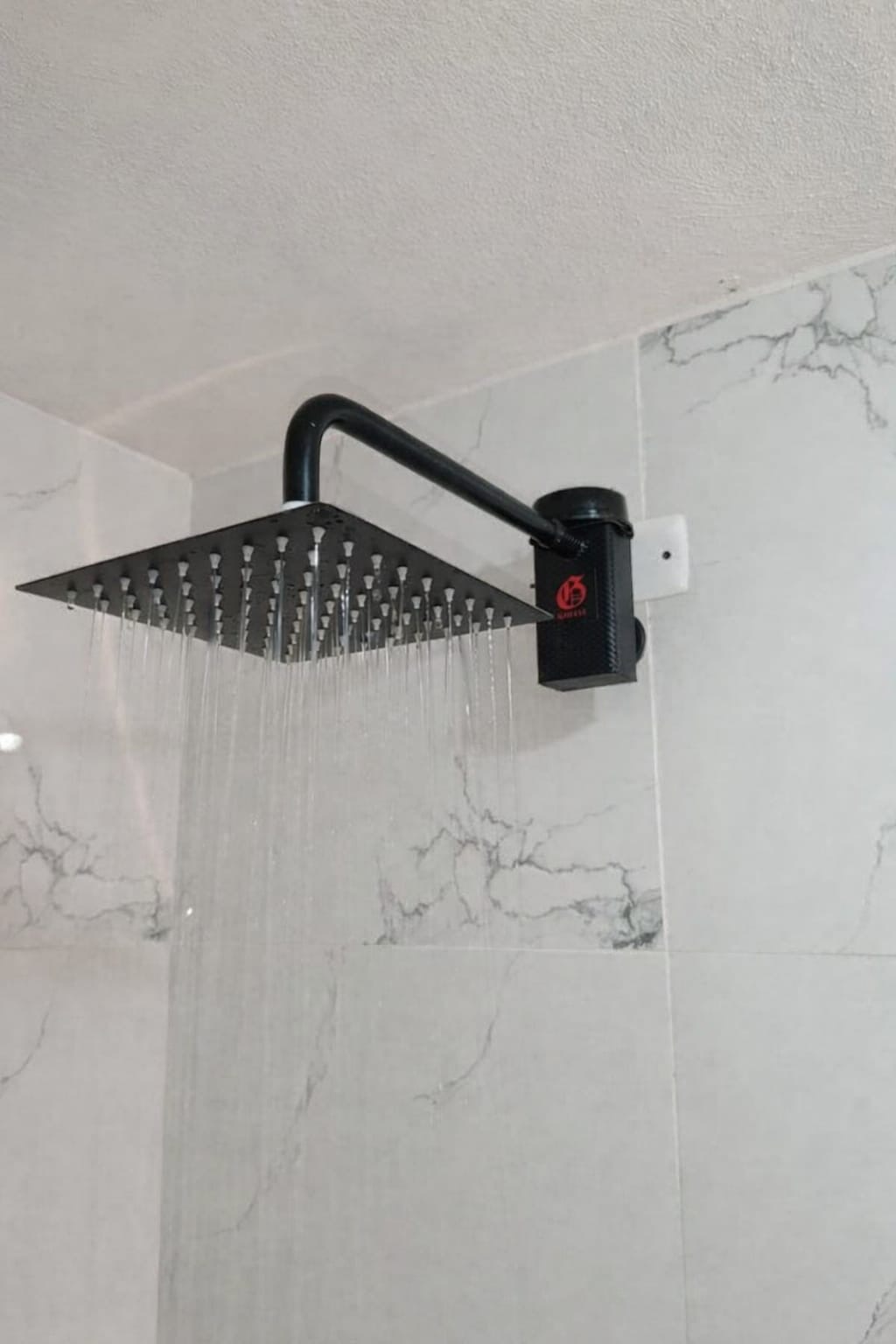 Calentador Goliat Black instalado